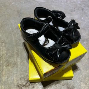 Toddler dress flats/shoes